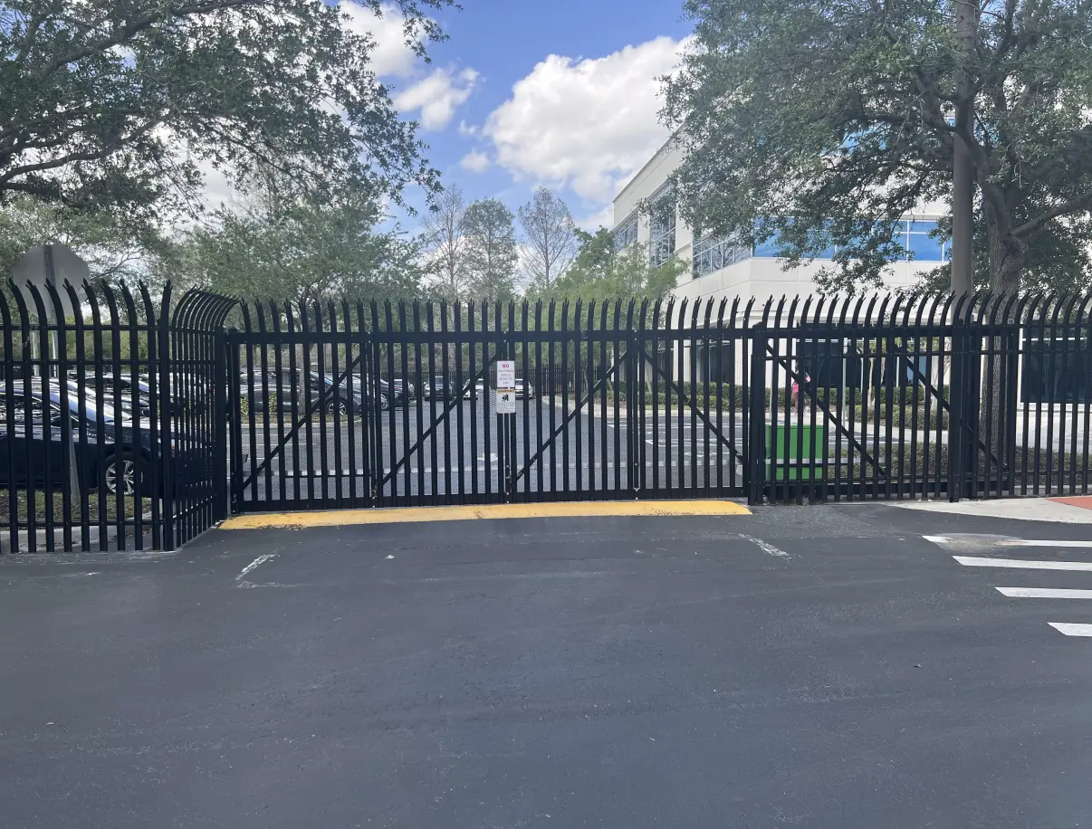 Commercial Fence Contractors Near Me